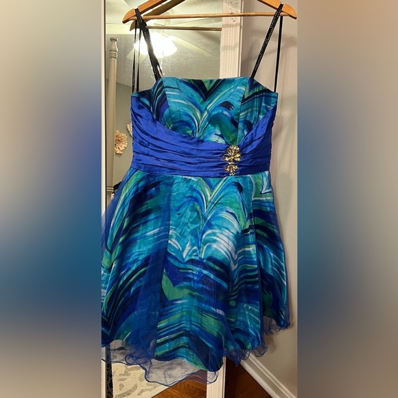 167 MASQUERADE Dress Green and Blue Prom / Evening Wear Formal - Picture 1 of 9